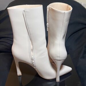 Zara Women’s White Boots Booties Pointy Toe Heels Size 8